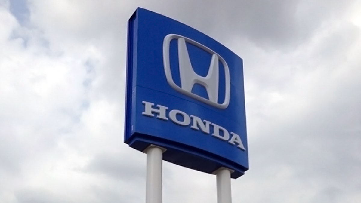 Honda sign installed by Texas Custom Signs