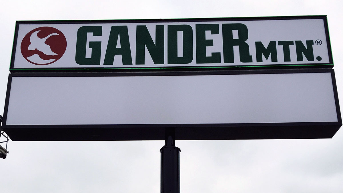 Gander Mountain Sign built and installed by Texas Custom Signs